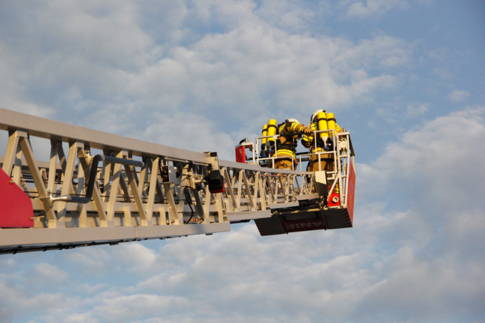 Drehleiter Übung Feuerwehr Elsbethen